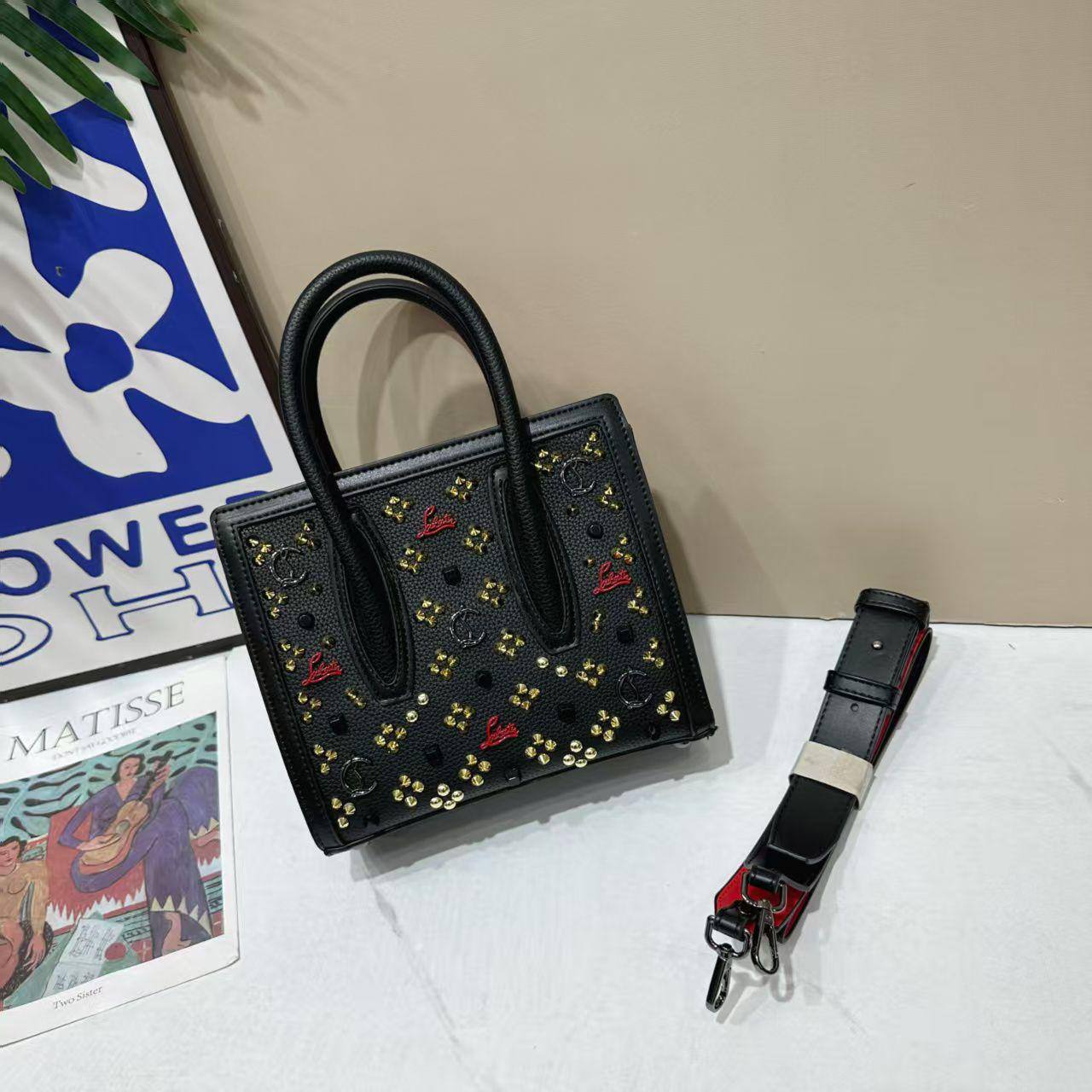Christian Louboutin 

With box 
🎁🎁🎁

120 dhs✅
Size 28cm

Zain161
♥️♥️♥️
