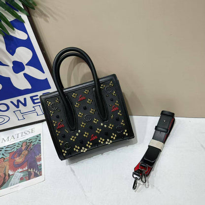 Christian Louboutin 

With box 
🎁🎁🎁

120 dhs✅
Size 28cm

Zain161
♥️♥️♥️