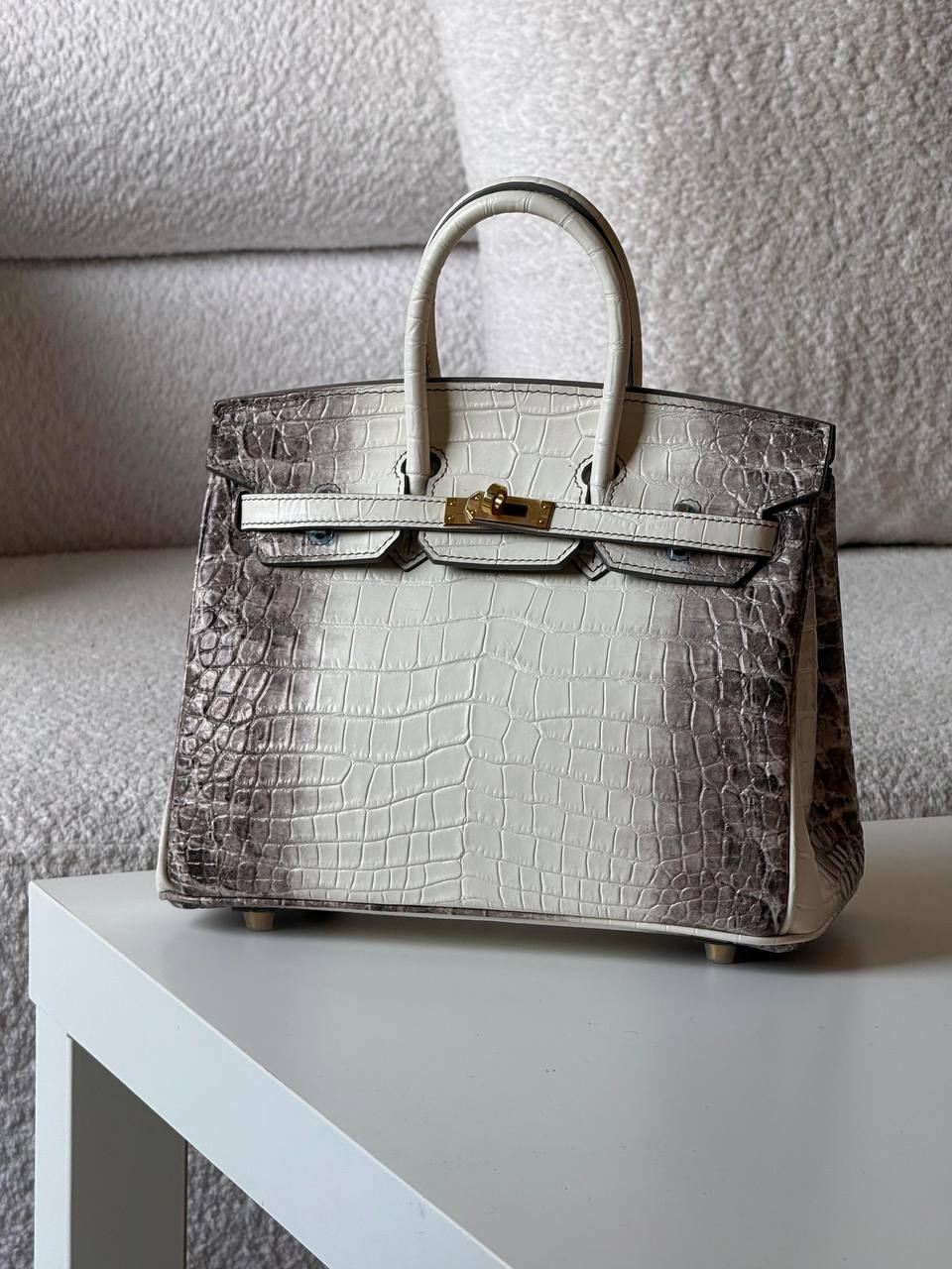 Hermes birkin croc 25cm💕master quality😍


with box❤️
🎁🎁🎁

780 dhs🪙🌨️

Zain52
♥️♥️♥️