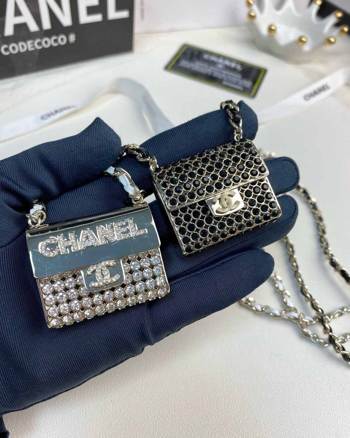 CHANEL NECKLACE
MASTER✨💫
200 dhs🇦🇪🇦🇪

 WITH BOX AND PAPER BAG🛍️🎁

Zain89
♥️♥️♥️