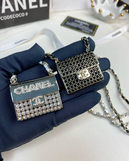 CHANEL NECKLACE
MASTER✨💫
200 dhs🇦🇪🇦🇪

 WITH BOX AND PAPER BAG🛍️🎁

Zain89
♥️♥️♥️