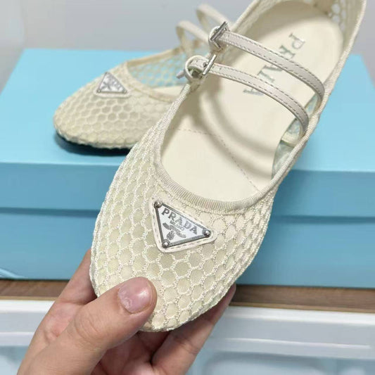 Prada
Size 36-42 

120 dhs🪙🌨️

Zain132
♥️♥️♥️