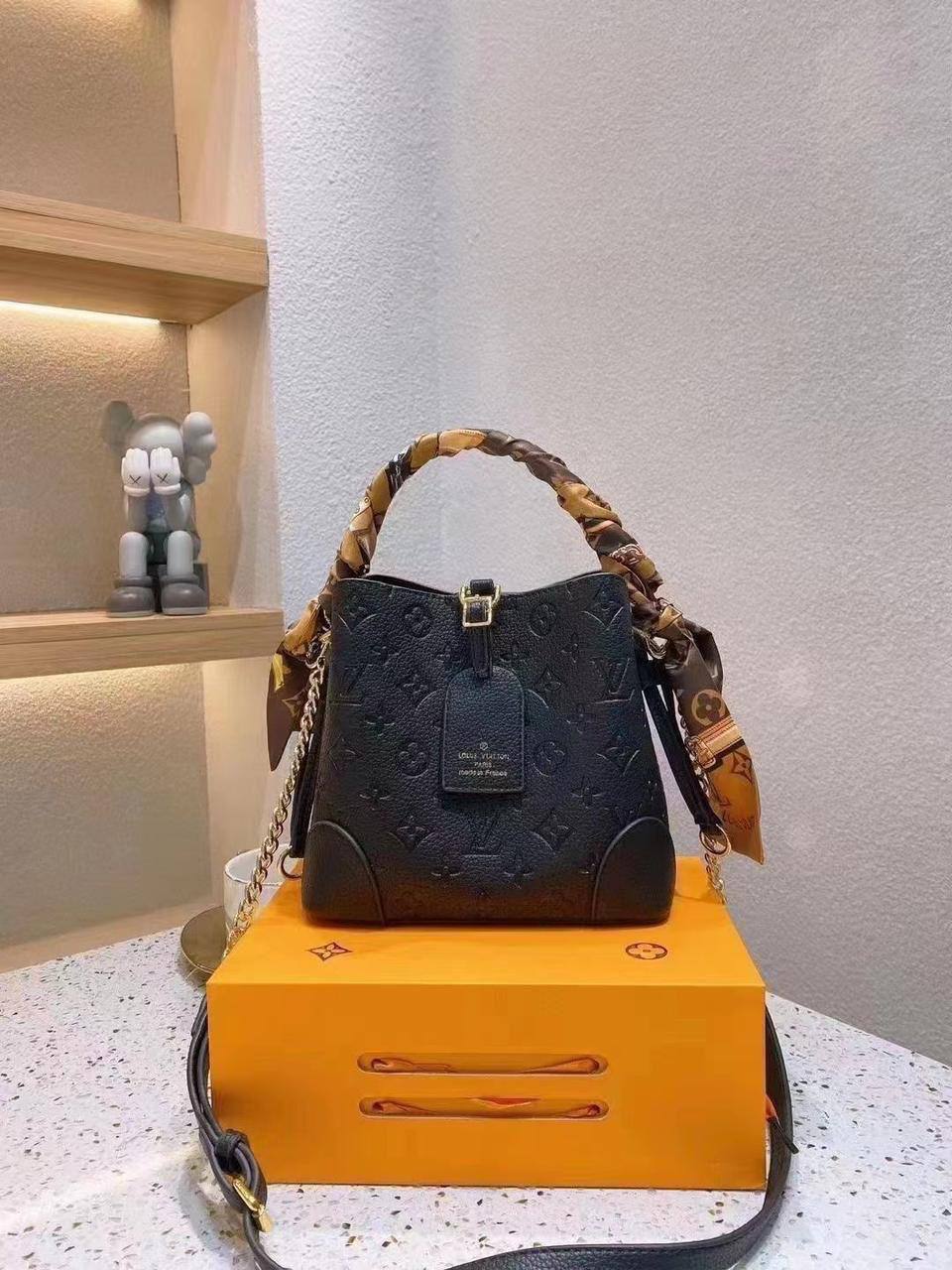 Bags

withbox 
🎁🎁🎁

110 dhs✅

Zain143
♥️♥️♥️