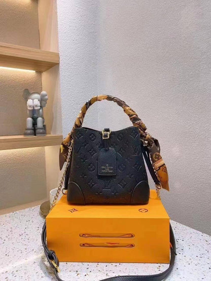 Bags

withbox 
🎁🎁🎁

110 dhs✅

Zain143
♥️♥️♥️