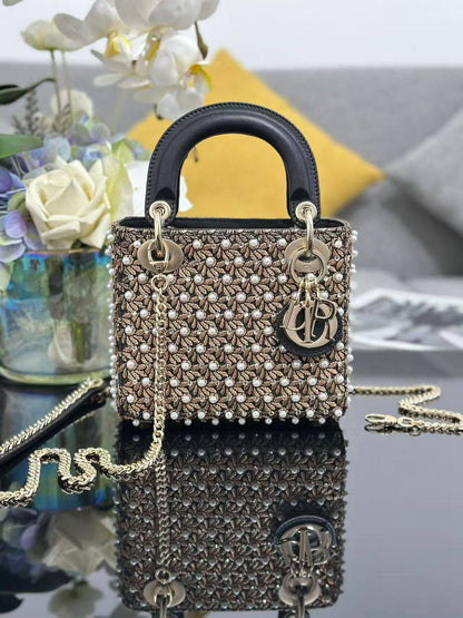 Lady Dior
*Size 17 cm*
For Price 👇 WhatsApp✅
0568585901 
0507557372
0552275751 Owner Zain 👌

Zain274
♥️♥️♥️