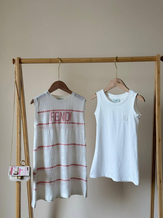 Fendi
Super master quality 😍
Size:2/ 12years old
300 dhs🪙🌨️

Zain261
♥️♥️♥️