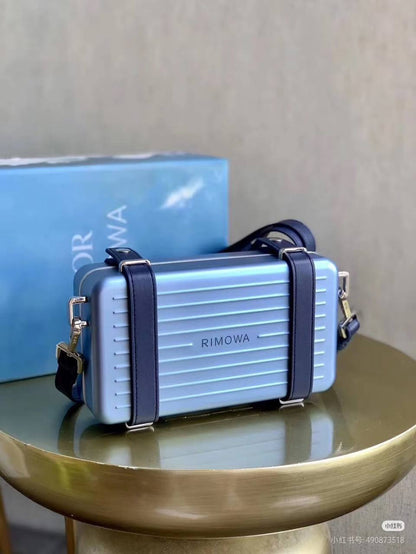 Rimowa
Master❣️❣️
270 dhs✅

Zain10
♥️♥️♥️