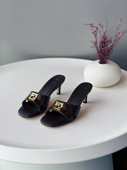 Fendi
Size 36_41
Super high quality* 
450 dhs🪙🌨️

Zain176
♥️♥️♥️