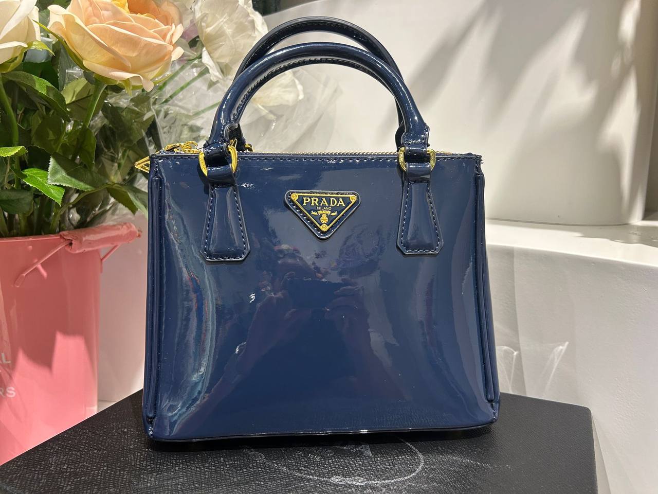 PRADA 

With box
🎁🎁🎁

75 dhs✅

Zain44
♥️♥️♥️