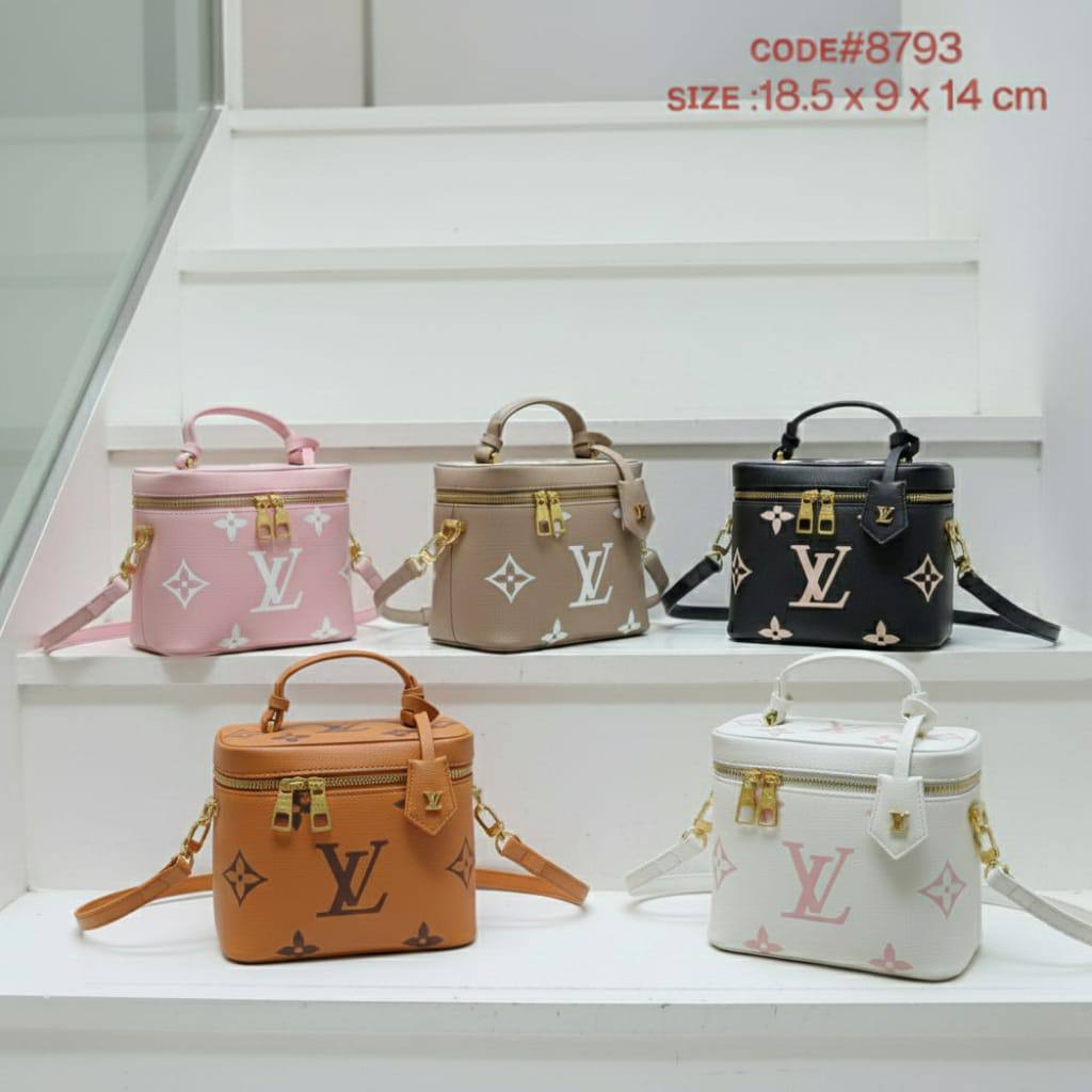 LV
ᴠᴀɴɪᴛʏ ᴍᴀᴋᴇ ᴜᴘ ʙᴀɢ
ᴍᴀᴛᴛᴇ MM ᴍᴏɴᴏɢʀᴀᴍ
ɢᴏʟᴅ ʜᴀʀᴅᴡᴀʀᴇ 
ᴡɪᴛʜ ʟᴏɴɢ ʙᴇʟᴛ sᴛʀᴀᴘ
sɪᴢᴇ: 18.5 cm

70 dhs❣️

Zain31
♥️♥️♥️