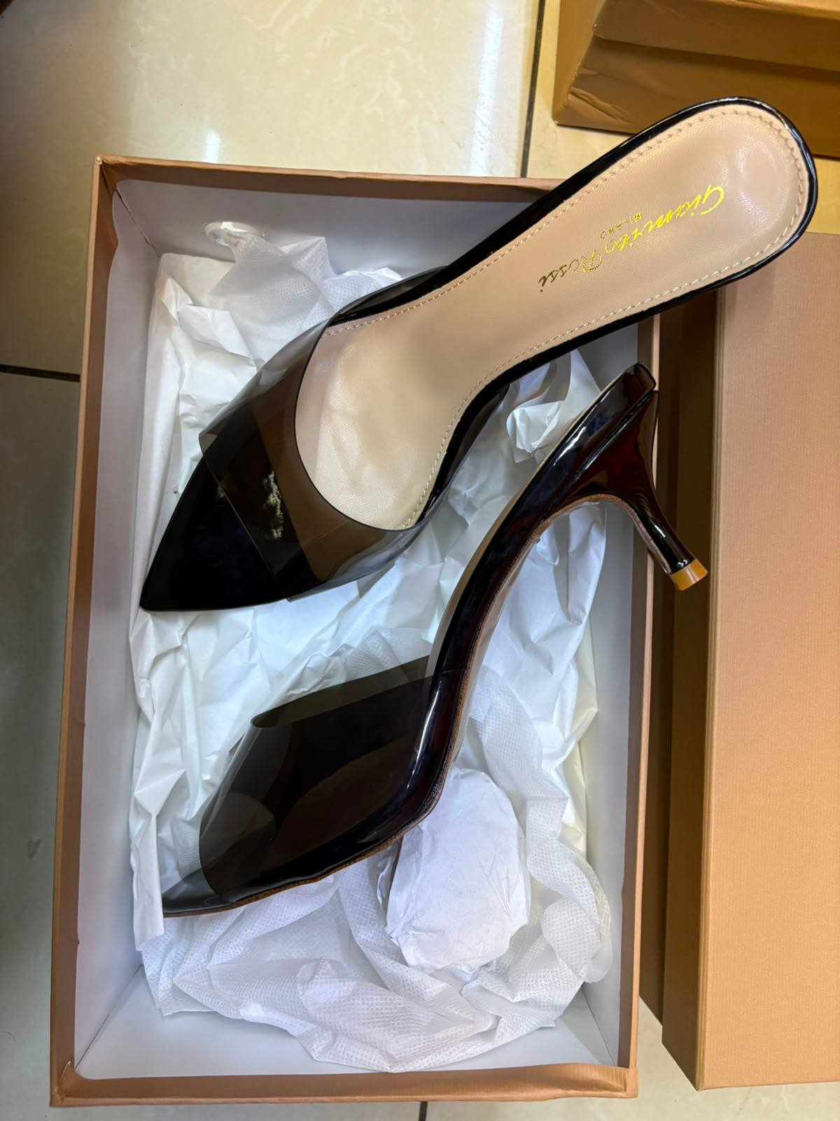 Ginavito Rossi
Size 36-41
110 dhs🇦🇪🇦🇪

Zain145
♥️♥️♥️