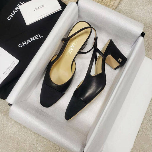 Chanel
Size:36 to 41
120 dhs✅

Zain241
♥️♥️♥️