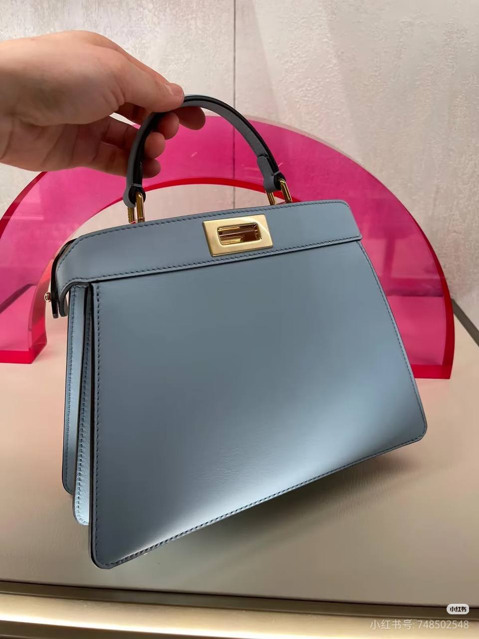 Fendi

120 dhs🇦🇪🇦🇪

Zain10
♥️♥️♥️