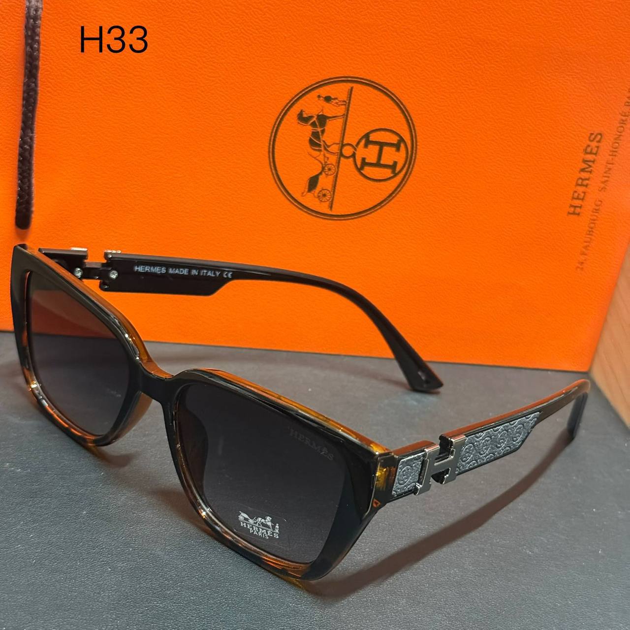 Hermes Sunglass* 
A+ Quality 
Offer price 

50 dhs🪙🌨️
with Master Box 🗃️

Zain48
♥️♥️♥️