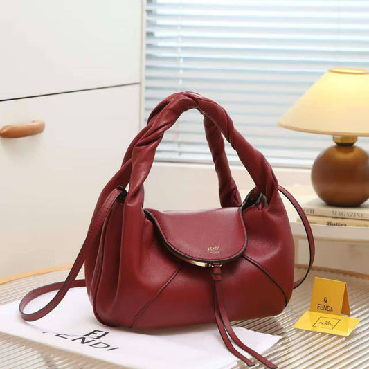 FENDI 
115 dhs❣️
AED SIZE 32 CM

Zain200
♥️♥️♥️