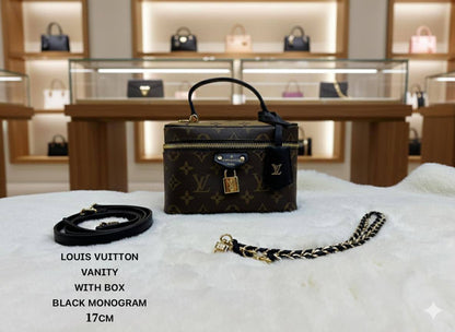 LV ᴠᴀɴɪᴛʏ
 ᴄʜᴀɪɴ ɢᴏʟᴅ ʜᴀʀᴅᴡᴀʀᴇ/ sᴛʀᴀᴘ
ᴡɪᴛʜʙᴏx with padlock
ʟᴇᴀᴛʜᴇʀ/ᴄᴀɴᴠᴀs ʟɪɴɪɴɢ 
sɪᴢᴇ:19ᴄᴍ
100 dhs💓

Zain56
♥️♥️♥️