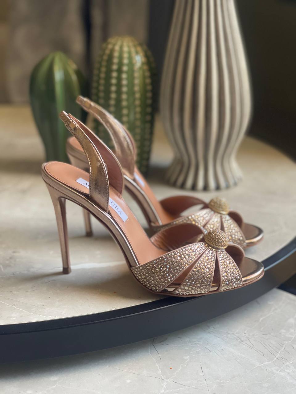 NEW AQUAZZURA 💥💥
*Super master quality*
*Size 36 to 41*
550 dhs💓

Zain113
♥️♥️♥️