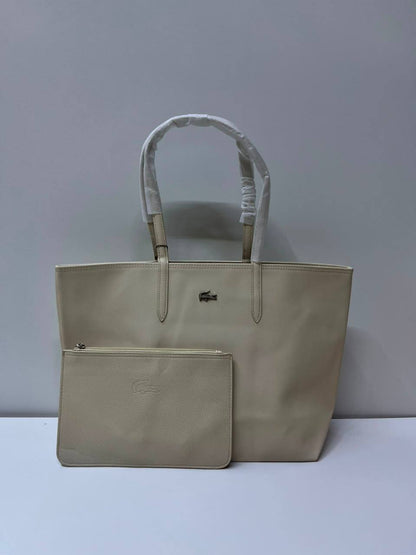 Lacoste 
75 dhs💓
size 47×13×28cm

Zain42
♥️♥️♥️