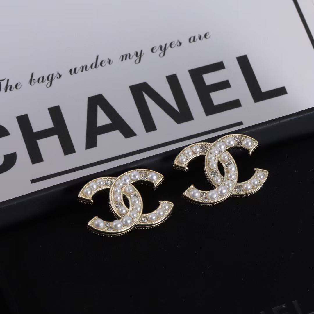 CHANEL ❤️‍🔥
Necklace 😍
Earring 🐦‍🔥
Bracelet 🦋
Master quality 💯
With normal boxes 🗃️ 
150 DHS 🇦🇪🇦🇪🇦🇪
With master box 📦 
160DHS🇦🇪🇦🇪🇦🇪

Zain216
♥️♥️♥️