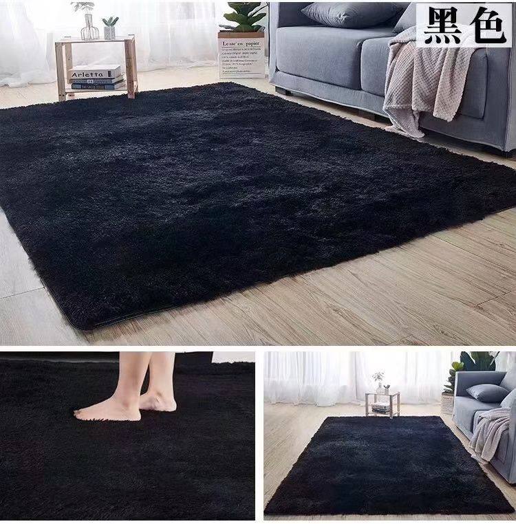 Velvet carpet 
Washing machine you can wash .
Good quality strong for long time !!
Size 160*210
120 dhs✅

Zain99
♥️♥️♥️