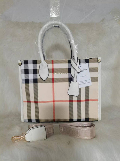 Burberry
70 dhs🇦🇪🇦🇪

Zain136
♥️♥️♥️