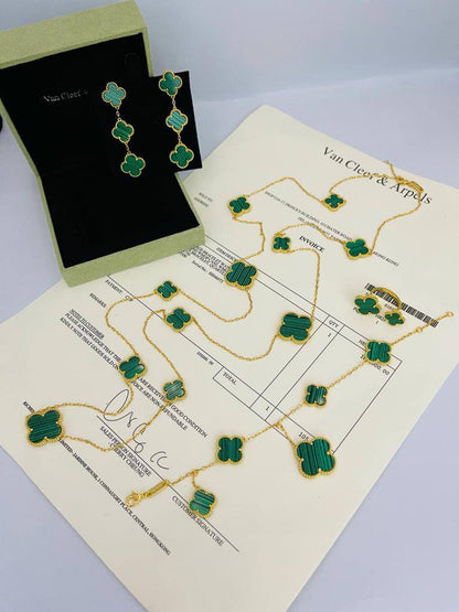 VCA SET
Master
NECKLACE BRACELET EARRINGS RING 
WITH BOX AND PAPER BAG🎁🛍️
310 DHS🇦🇪🇦🇪

Zain89
♥️♥️♥️