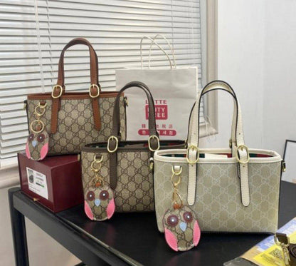 Gucci
100 dhs🇦🇪

SIZE：22cm

With the box
🎁🎁🎁

Zain35
♥️♥️♥️