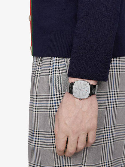 Gucci watch for men 
good quality 
260 dhs🗽

Zain59
♥️♥️♥️
