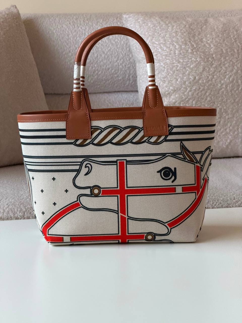 Hermes steeple 25cm💕master quality😍with box❤️
440 dhs🇦🇪🇦🇪

Zain52
♥️♥️♥️