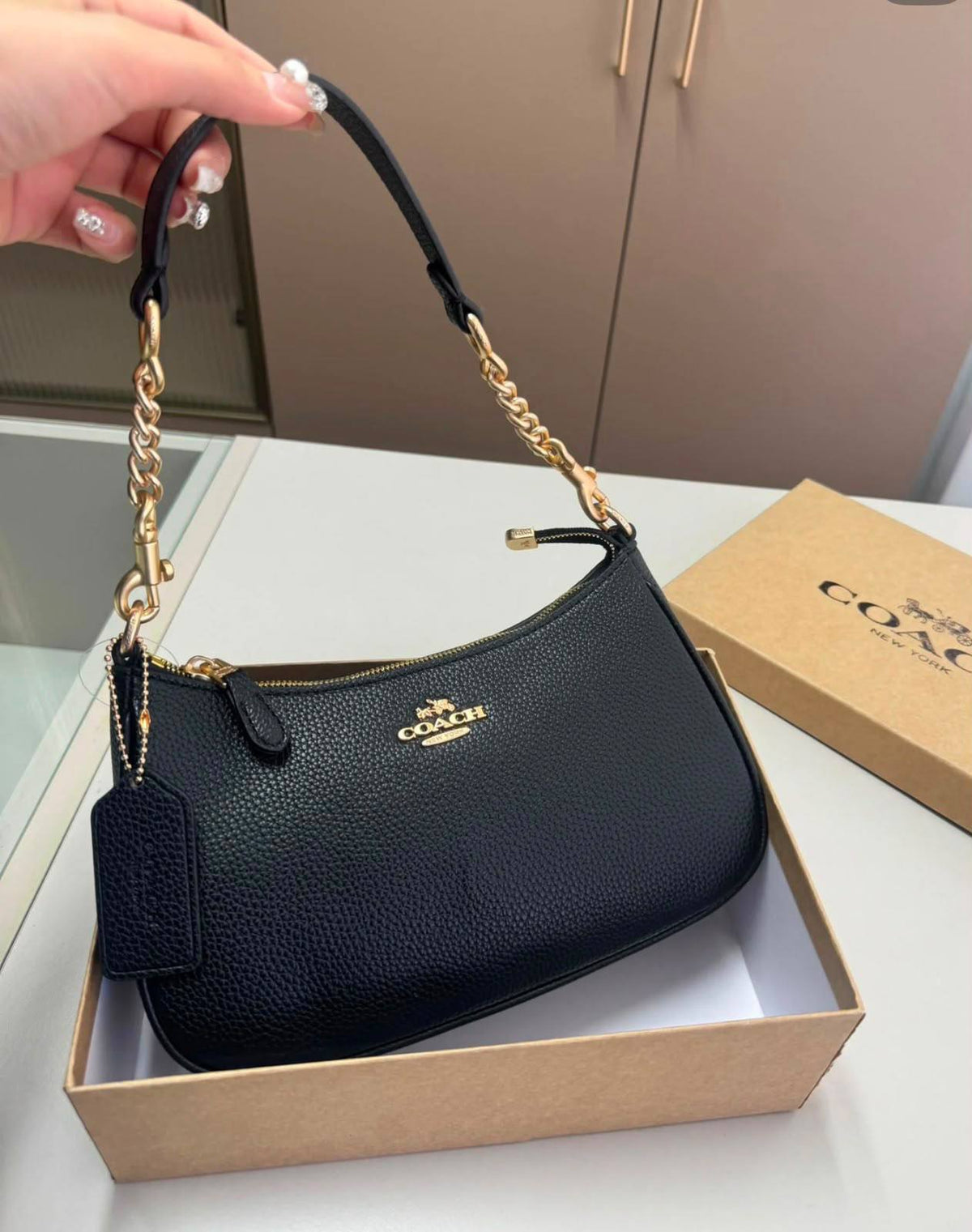 Coach

With box

100 dhs🇦🇪🇦🇪

Zain219
♥️♥️♥️