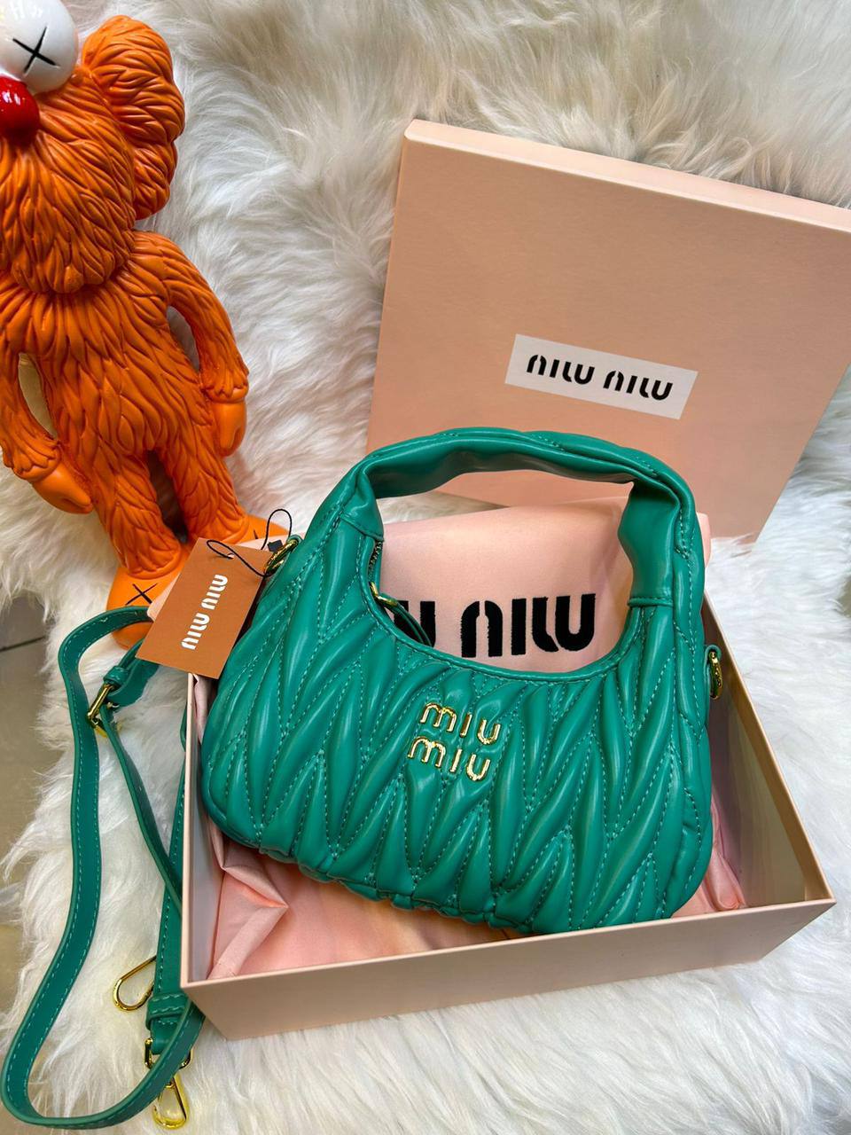 Miu Miu
New model, good quality,  
with box,  
🎁🎁🎁
size 21*12 cm 
95 dhs🪙🌨️

Zain12
♥️♥️♥️
