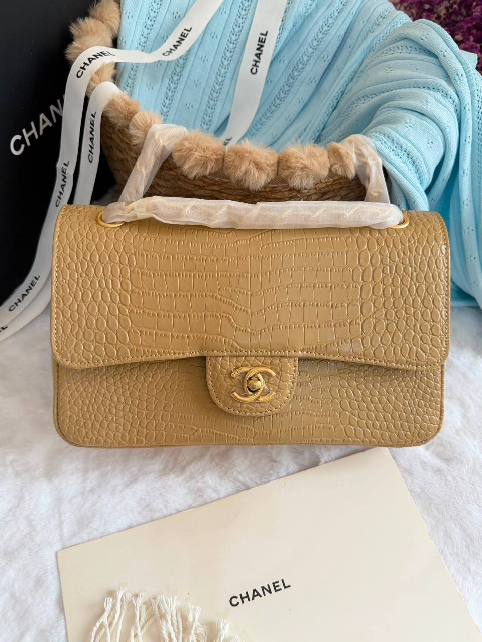 Chanel

300 dhs

Zain134
♥️♥️♥️