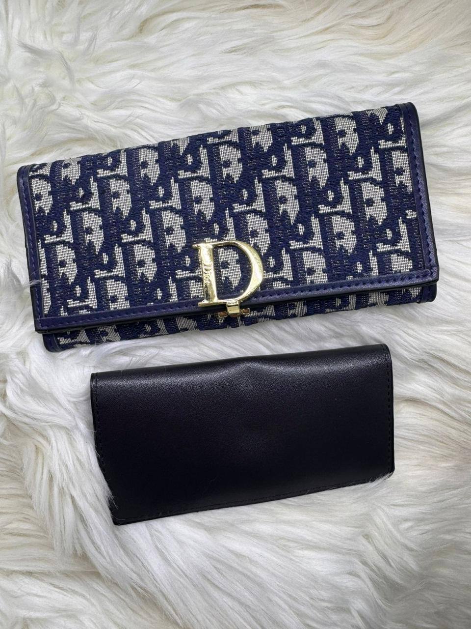 💝 Mk / Dior wallet
1️⃣ First quality 
Size : 19.5 * 9.5 aed
40 dhs✅

Zain115
♥️♥️♥️