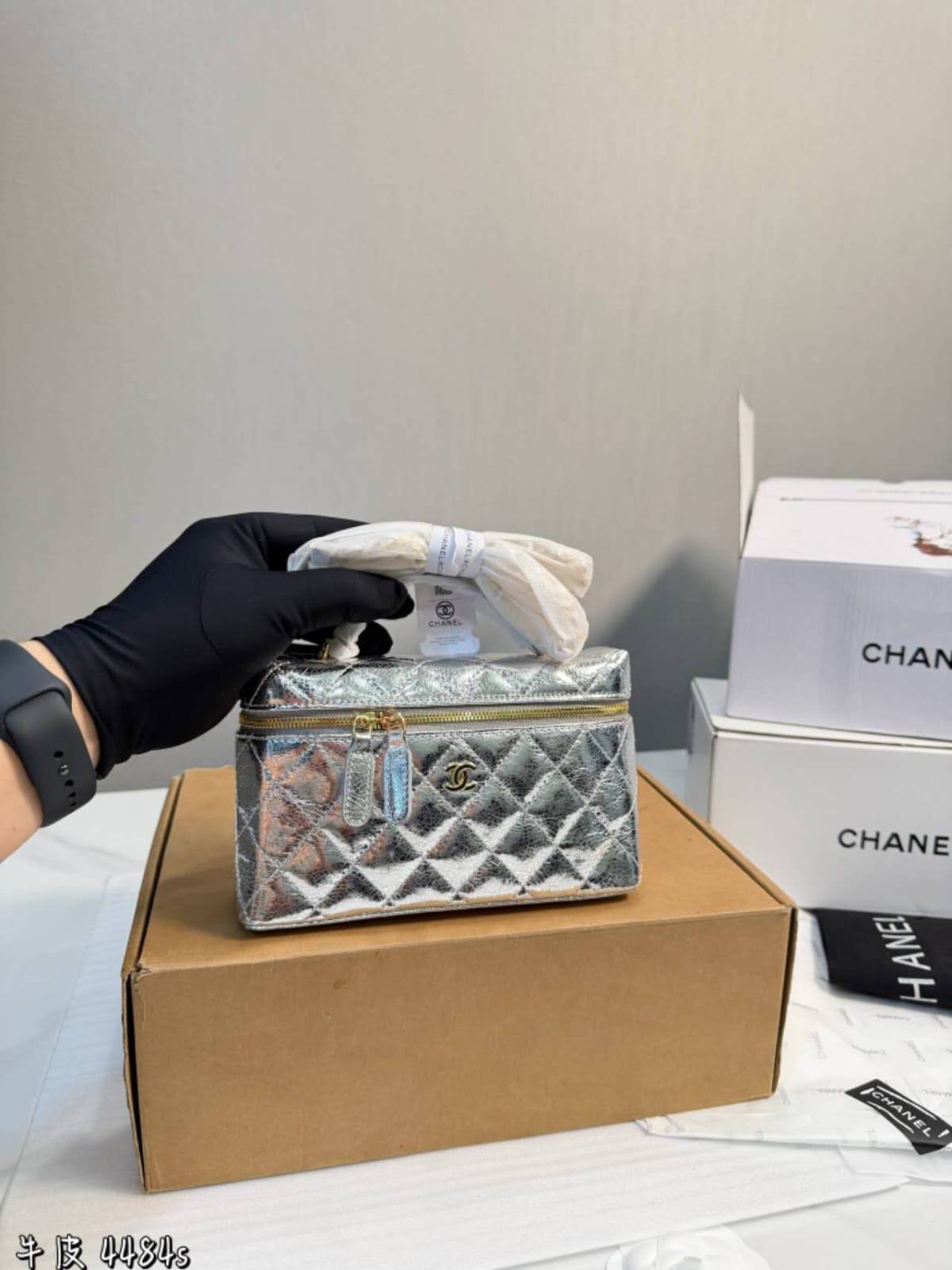 Chanel
Master🖤
320 dhs✅

Zain10
♥️♥️♥️