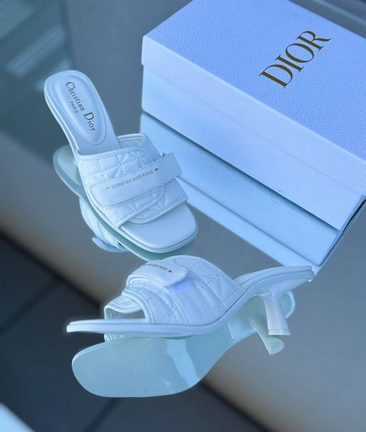 Dior 
95 dhs🪙💕
Size 36-42

Zain55
♥️♥️♥️