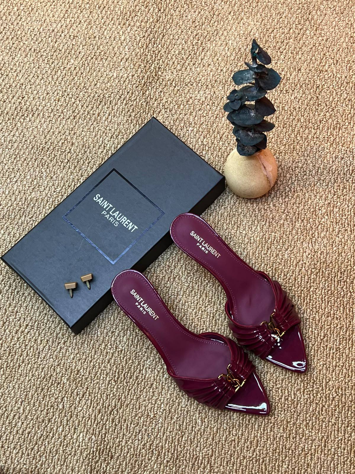 YSL heel

36 to 41 

105 dhs🇦🇪🇦🇪

Zain236
♥️♥️♥️