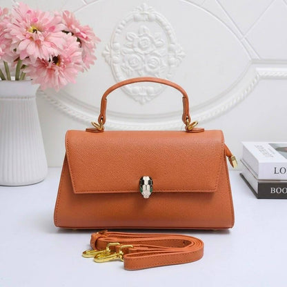 Bvlgari
High quality 
With box 
110 dhs🇦🇪🇦🇪

Zain136
♥️♥️♥️