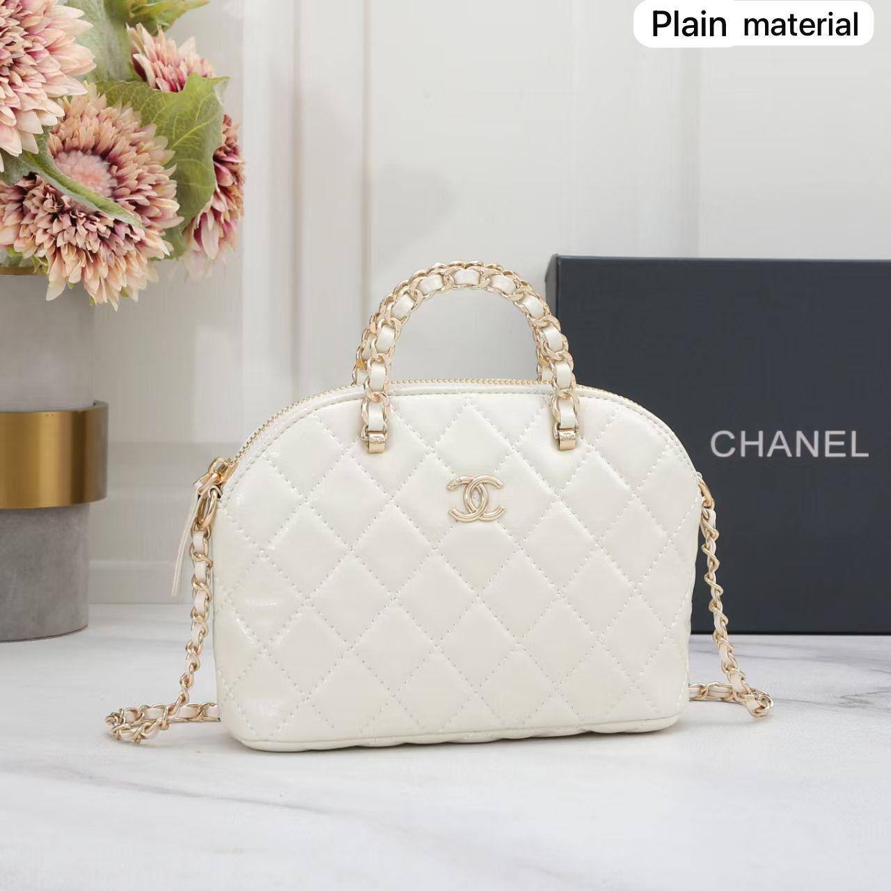 🌈 Chanel 
1️⃣ First quality +🎁
Size : 20 * 15 cm
85 dhs✅
with box 🎁

Zain115
♥️♥️♥️