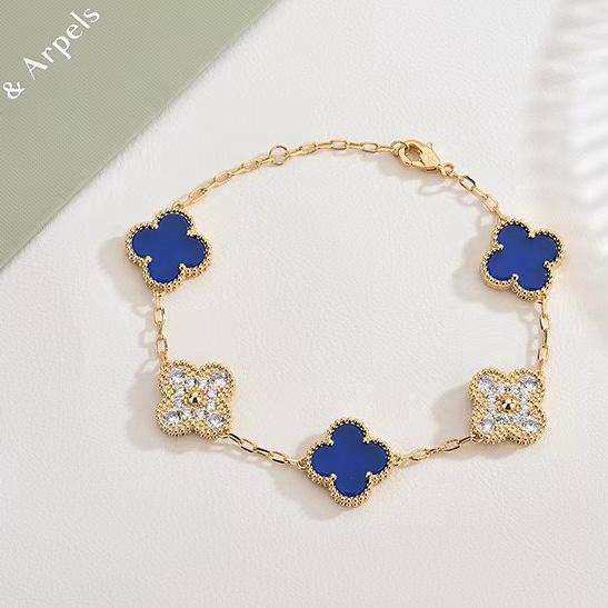 VCA BRACELET
WITH STONES
MASTER QUALITY✨💫
70 DHS🇦🇪🇦🇪
 WITH BOX AND PAPER BAG🛍️🎁

Zain89
♥️♥️♥️