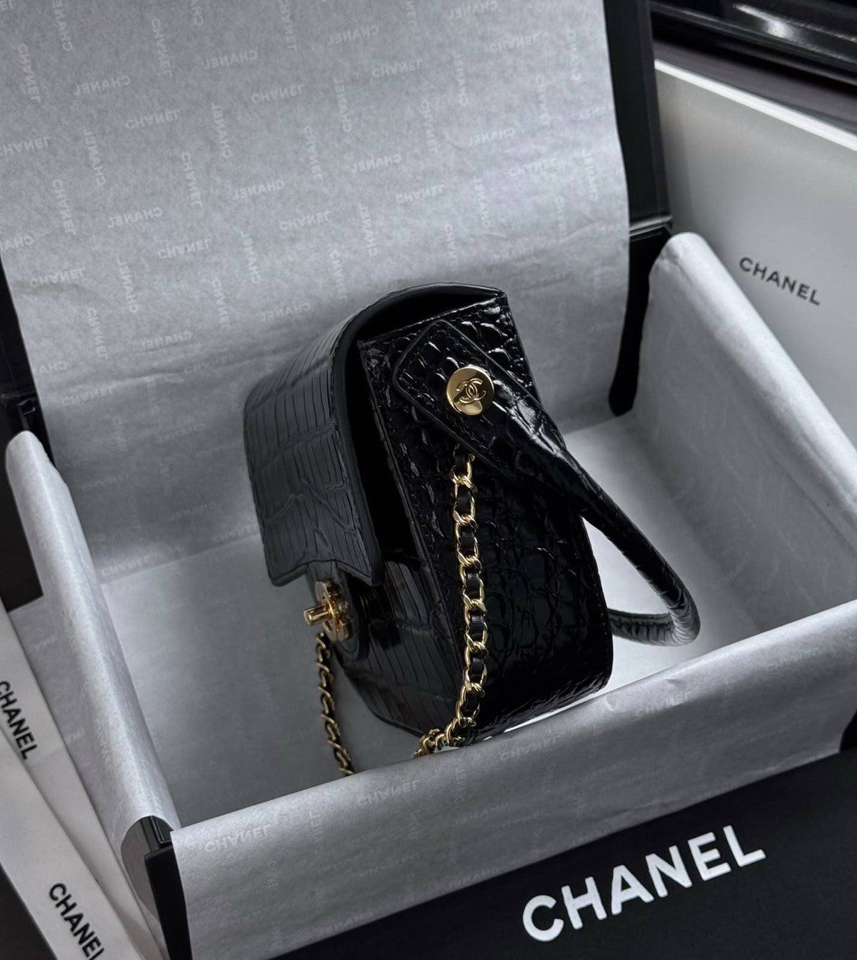 CHANEL 

NEW CAME 

HIGH QUALITY 

WITH BOX 
120 dhs🇦🇪🇦🇪

Zain39
Zain295
Zain17
♥️♥️♥️