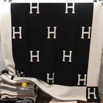 BLANKETS

100 dhs🇦🇪🇦🇪🇦🇪

SIZE: 130*150cm

Zain88
♥️♥️♥️