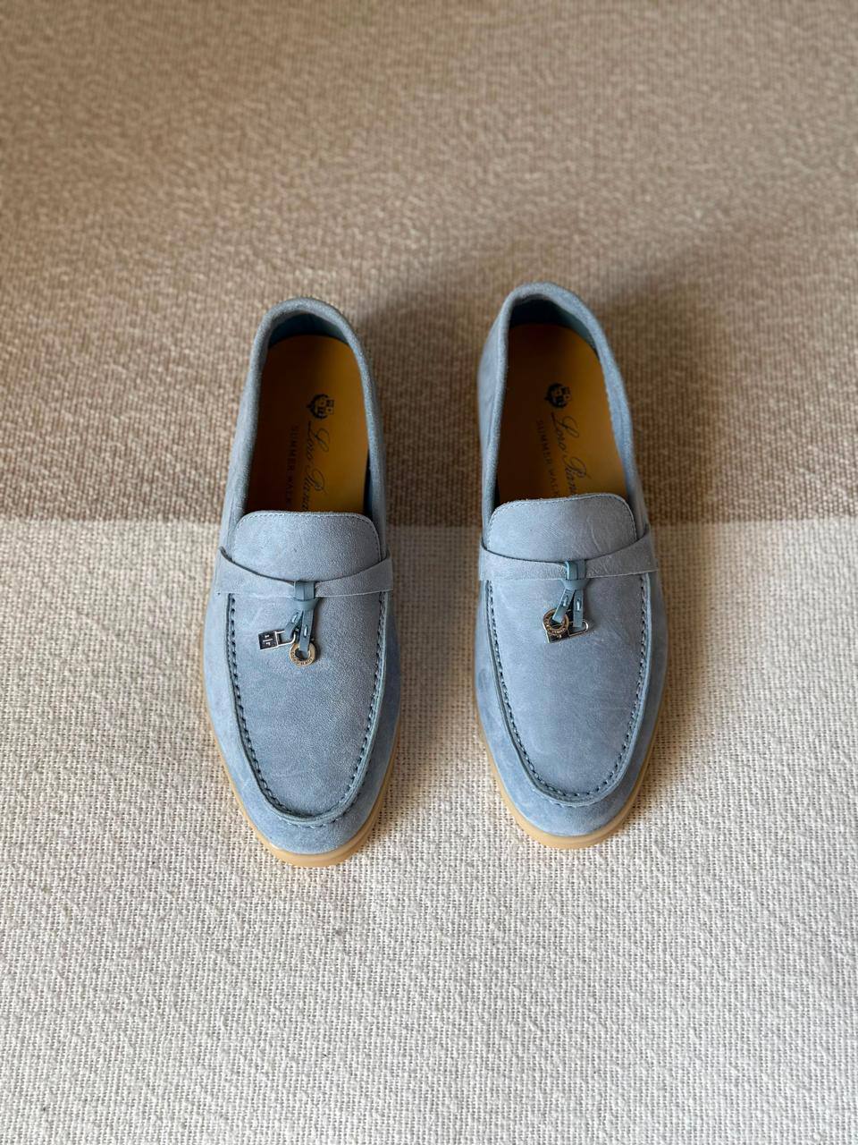Loro Piana
Size 36 to 41
450 dhs✅

Zain288
♥️♥️♥️