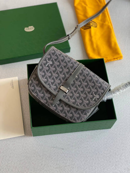 Goyard
100 dhs✅
With box

Zain219
♥️♥️♥️