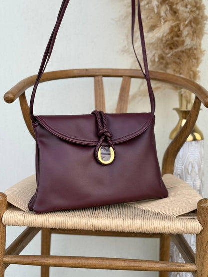 BOTTEGA VENETA
35cm
330 dhs✅
Top quality 
With box🎁

Zain167
♥️♥️♥️