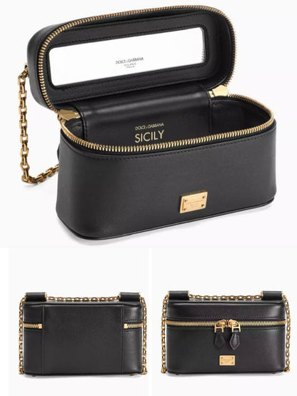 D&G
100 dhs🇦🇪🇦🇪
with box19cm

Zain26
♥️♥️♥️