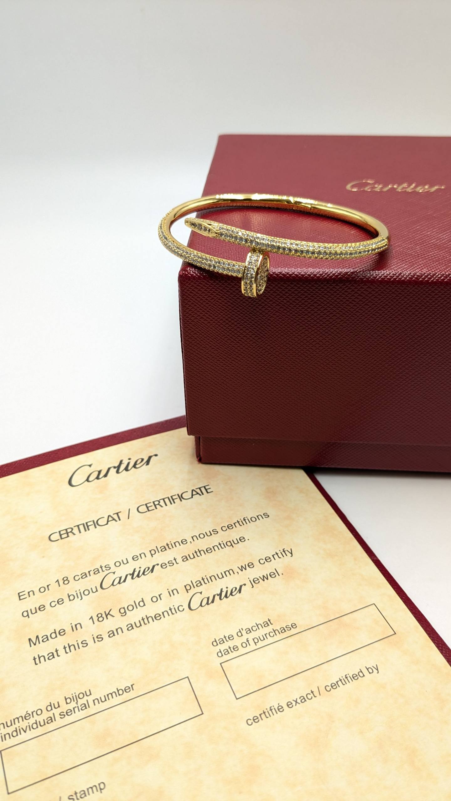 Cartier
*Master Quality* 
*Nail Braclate*
120 dhs✅ with Normal Box 🎁
140 dhs✅ with Good Box 🎁
170 dhs✅ with Master Box 🎁

Zain210
♥️♥️♥️