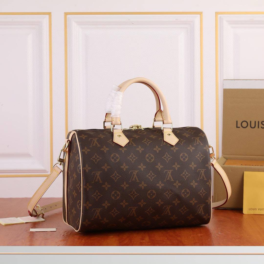 LV SPEEDY 

NEW CAME 30CM ,

GOOD QUALITY 

WITH BOX 
110 dhs🇦🇪🇦🇪

Zain39
♥️♥️♥️