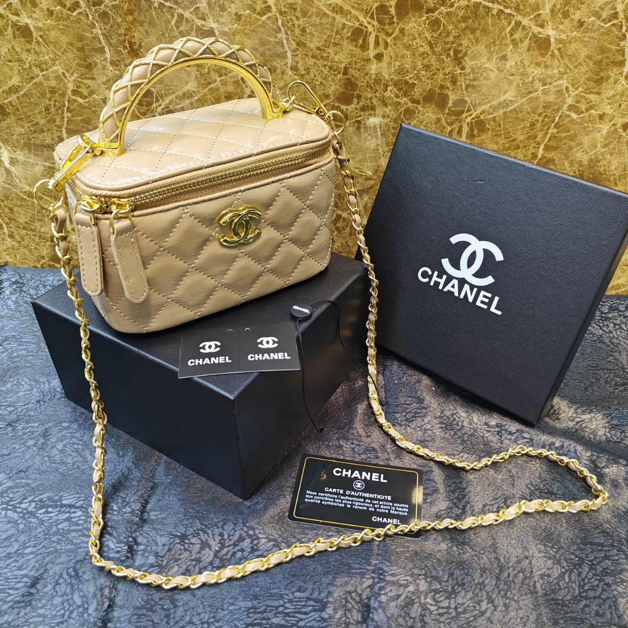 Chanel
95 dhs🪙💕

with box 
🎁🎁🎁

Zain235
♥️♥️♥️