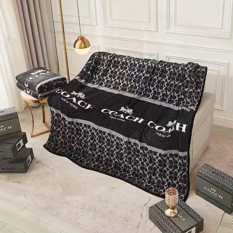 200*230 cm 
Double size 
55 dhs🇦🇪🇦🇪 
with box

Zain17
♥️♥️♥️