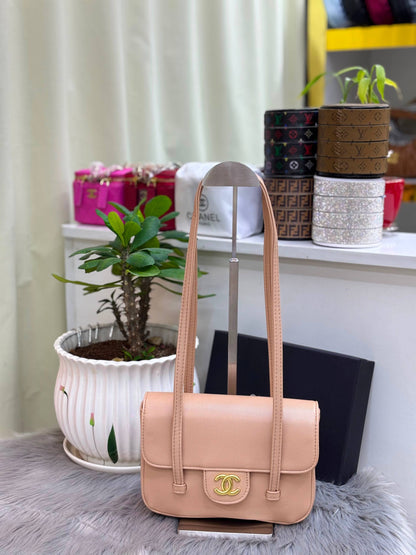 Chanel
SIZE……….  22CM
95 dhs✅
with BOX

Zain244
♥️♥️♥️
